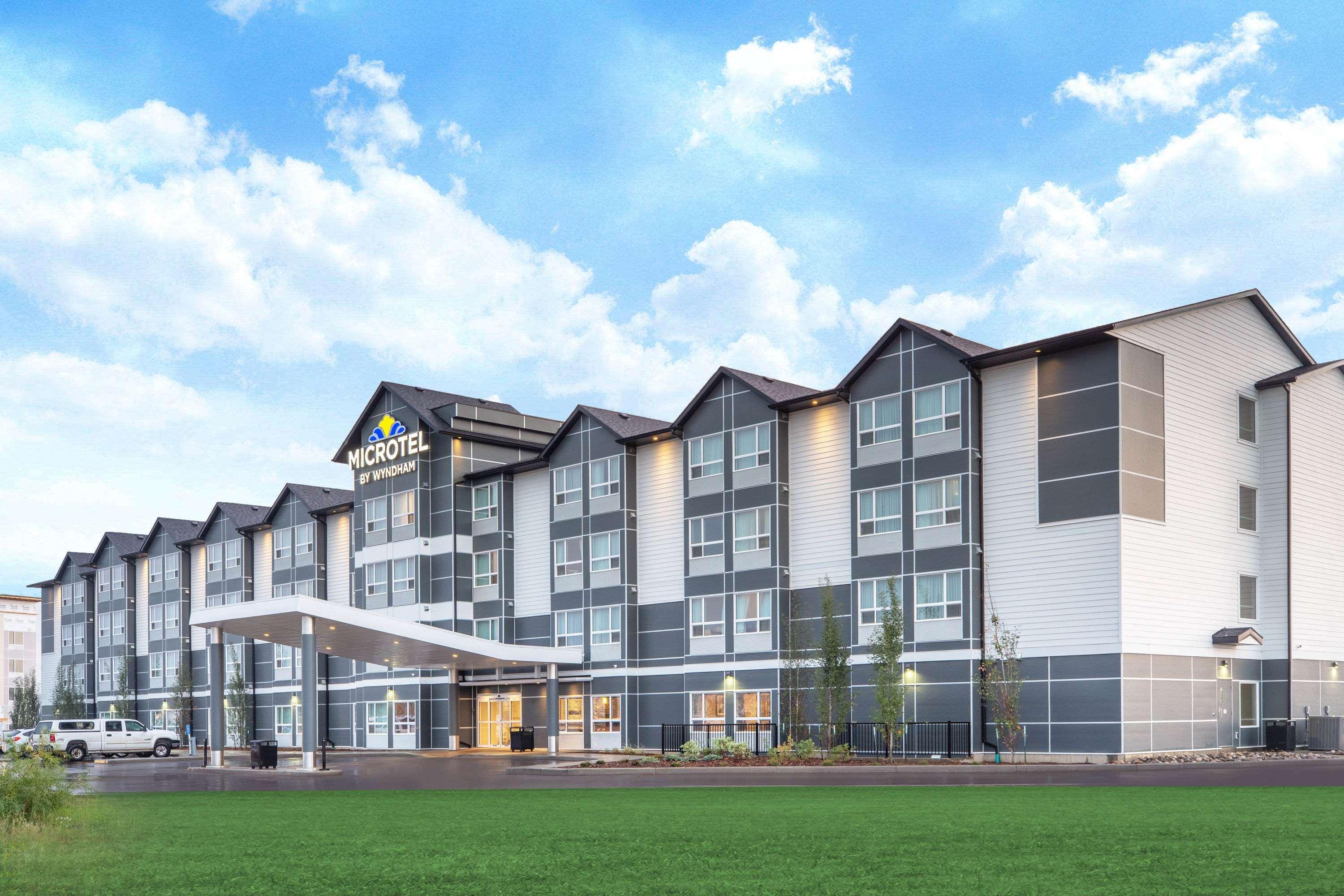 Microtel Inn & Suites By Wyndham Fort Mcmurray Exteriér fotografie